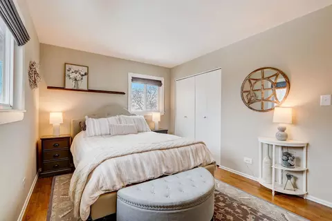Bedroom - 1655 Highland Blvd, Hoffman Estates, IL 60169 photo 2 of 6