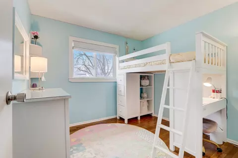 Bedroom - 1655 Highland Blvd, Hoffman Estates, IL 60169 photo 3 of 6