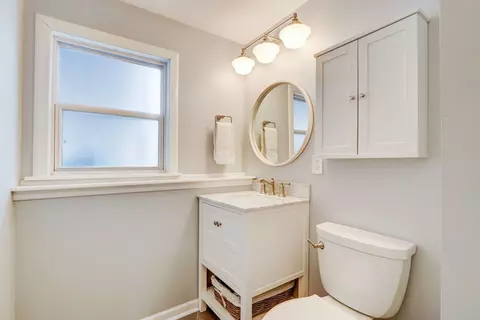 Bath - 1655 Highland Blvd, Hoffman Estates, IL 60169 photo 2 of 3
