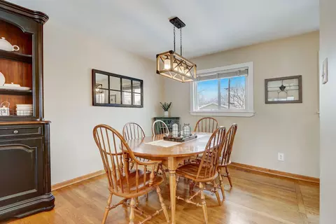 Dining - 1655 Highland Blvd, Hoffman Estates, IL 60169 photo 1 of 2