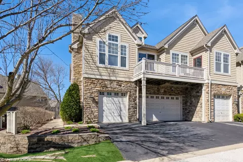 335 Promontory Ln #A, Wauconda, IL 60084