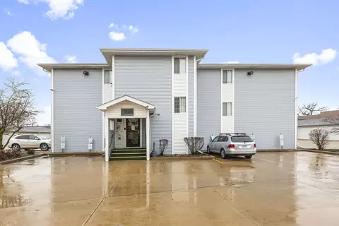3170 W Monroe St #110, Waukegan, IL 60085