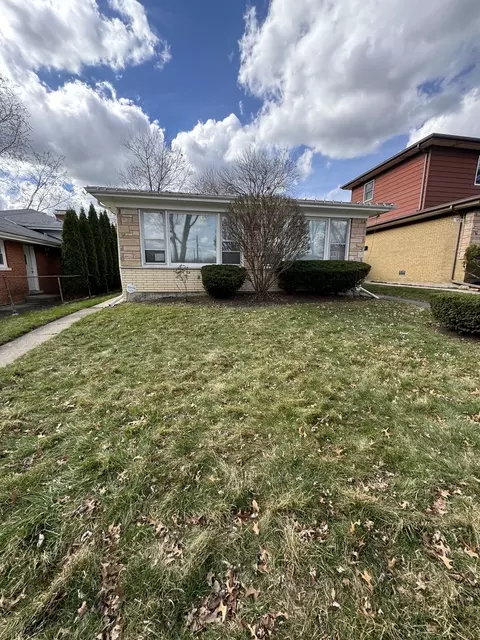9312 Kilbourn Ave, Skokie, IL 60076