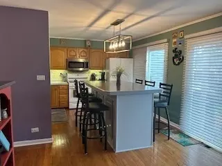 Kitchen - 1846 Williamsburg Dr, Hoffman Estates, IL 60169 photo 5 of 5