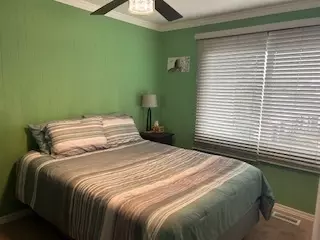 Bedroom - 1846 Williamsburg Dr, Hoffman Estates, IL 60169 photo 3 of 4