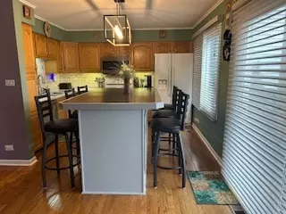 Kitchen - 1846 Williamsburg Dr, Hoffman Estates, IL 60169 photo 4 of 5