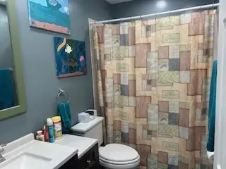 Bath - 1846 Williamsburg Dr, Hoffman Estates, IL 60169 photo 5 of 5