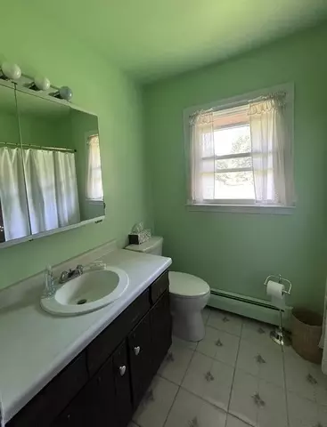 Bath - 2994 E 1150th St, Mcnabb, IL 61335 photo 3 of 4
