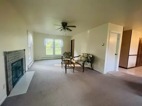Living - 2994 E 1150th St, Mcnabb, IL 61335 photo 3 of 8