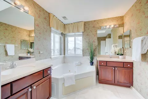 Bath - Undisclosed, Plano, IL 60545 photo 2 of 2