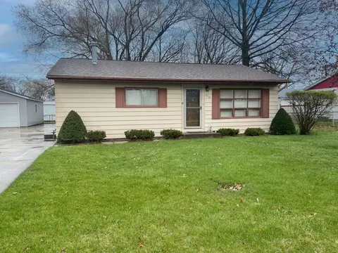 1936 Bradley Dr, Montgomery, IL 60538