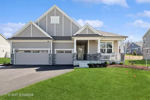 1067 Sugar Maple Dr, Crystal Lake, IL 60012