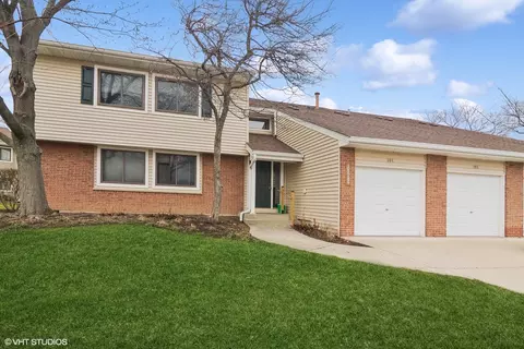 102 W Fabish Dr #102, Buffalo Grove, IL 60089