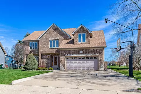 1479 Morgan Dr, Elk Grove Village, IL 60007