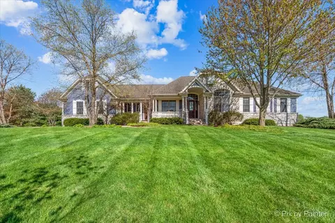5 N675 Trail Ridge Dr, Saint Charles, IL 60175