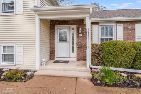 Exterior - 770 Donna Ave, Aurora, IL 60505 photo 2 of 6
