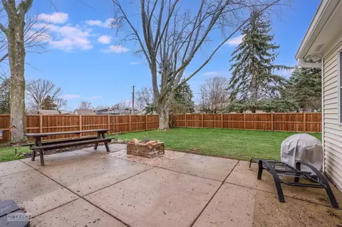 Exterior - 770 Donna Ave, Aurora, IL 60505 photo 3 of 6