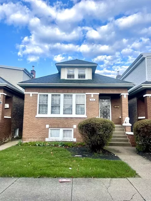 3016 N Kenneth Ave, Chicago, IL 60641