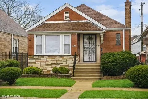 8530 S Drexel Ave, Chicago, IL 60619