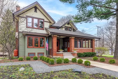 228 N Fourth St, Geneva, IL 60134
