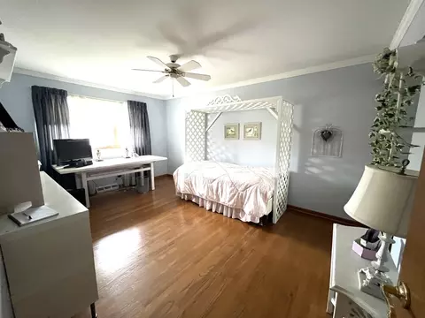 Bedroom - 15257 Pine Dr, Oak Forest, IL 60452 photo 3 of 5