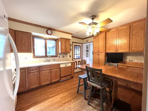 Kitchen - 15257 Pine Dr, Oak Forest, IL 60452 photo 1 of 3