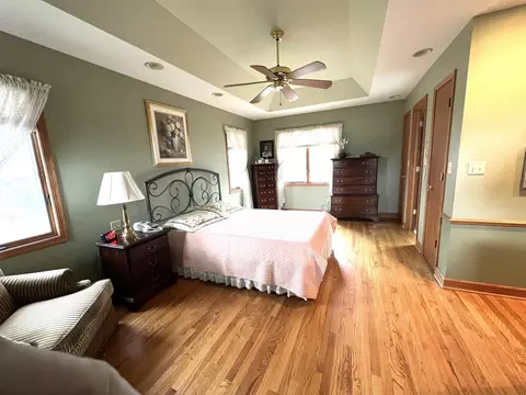 Bedroom - 15257 Pine Dr, Oak Forest, IL 60452 photo 1 of 5