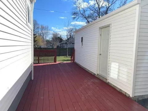 Exterior - 665 Keep Ave, Elgin, IL 60120 photo 4 of 11