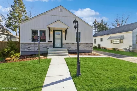 665 Keep Ave, Elgin, IL 60120