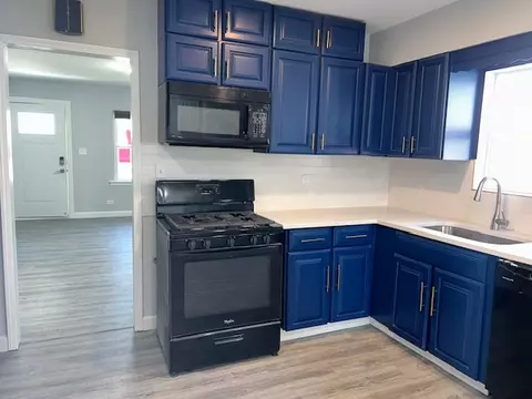 Kitchen - 665 Keep Ave, Elgin, IL 60120 photo 2 of 3