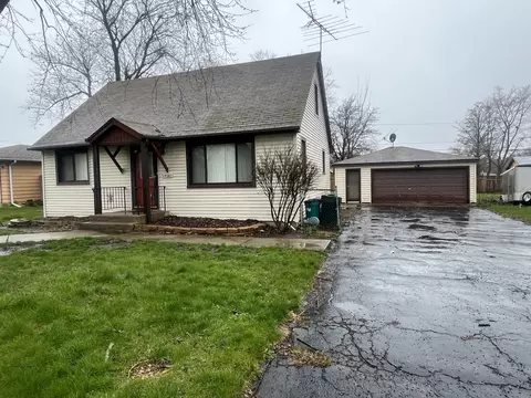 2 N062 Edgewood Ave, Lombard, IL 60148
