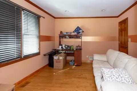 Living - 731 Hackberry Ln, Algonquin, IL 60102 photo 3 of 4