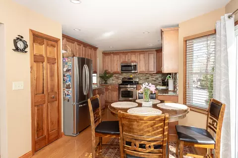 Kitchen - 731 Hackberry Ln, Algonquin, IL 60102 photo 2 of 6