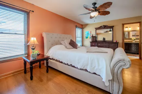 Bedroom - 731 Hackberry Ln, Algonquin, IL 60102 photo 1 of 8