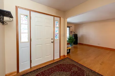 Entry Way - 731 Hackberry Ln, Algonquin, IL 60102 photo 1 of 2