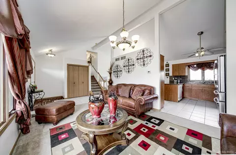 Living - 5154 County Fair Ct, Monee, IL 60449 photo 2 of 5