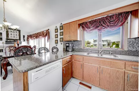 Kitchen - 5154 County Fair Ct, Monee, IL 60449 photo 2 of 3
