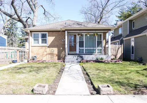 1427 Oakton St, Evanston, IL 60202