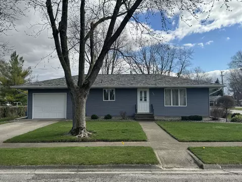 Exterior - 206 E 5th St, Herscher, IL 60941 photo 2 of 5
