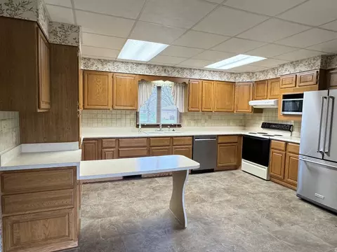Kitchen - 206 E 5th St, Herscher, IL 60941 photo 5 of 5