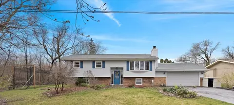 1506 Sunnyside Dr, Johnsburg, IL 60051