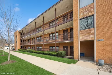 5901 N Naper Ave #2E, Chicago, IL 60631