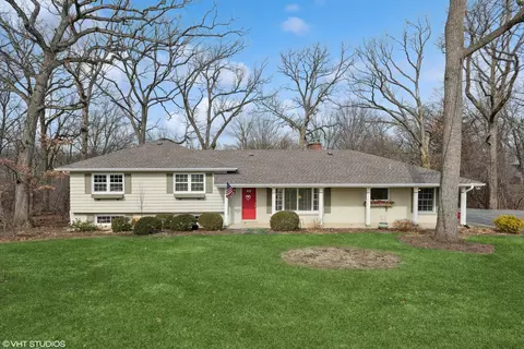 1152 Blackburn Dr, Inverness, IL 60067
