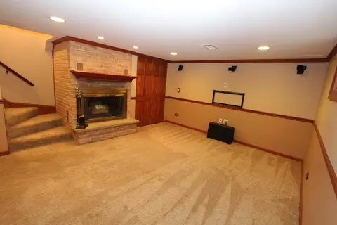Living - 2053 Cedar St, Des Plaines, IL 60018 photo 4 of 4