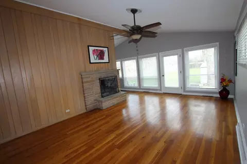 Living - 2053 Cedar St, Des Plaines, IL 60018 photo 2 of 4