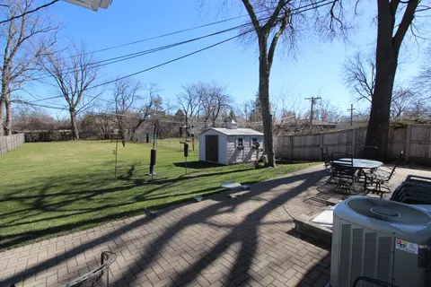 Exterior - 2053 Cedar St, Des Plaines, IL 60018 photo 2 of 5