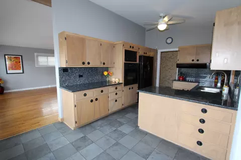 Kitchen - 2053 Cedar St, Des Plaines, IL 60018 photo 1 of 4
