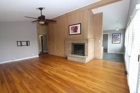 Living - 2053 Cedar St, Des Plaines, IL 60018 photo 1 of 4