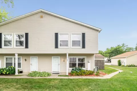 1184 E Candlenut Ln, Palatine, IL 60074