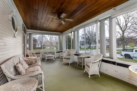 Exterior - 123 E Van Buren St, Ottawa, IL 61350 photo 5 of 11